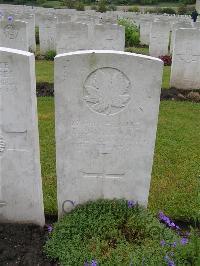 Etaples Military Cemetery - Pearson, D